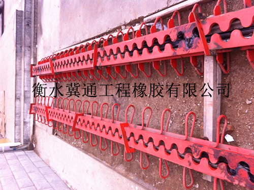 减震缓冲伸缩装置